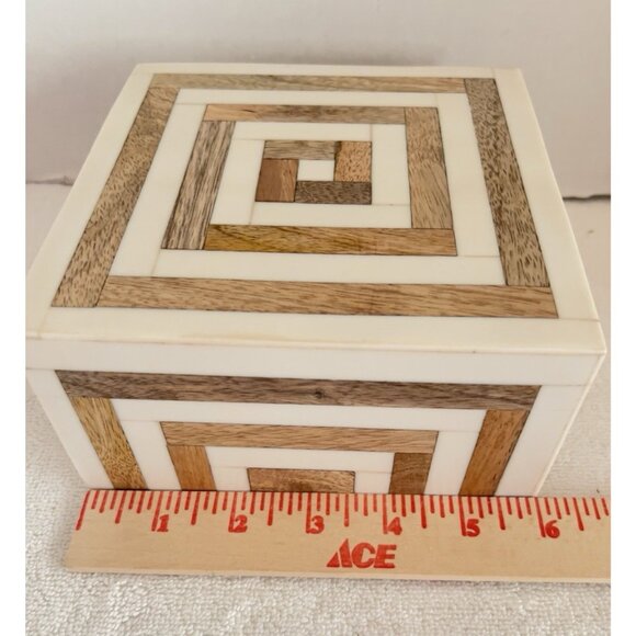 NEW Inlaid Acrylic & Wood Square Box 6" x 6" x 3"H White Natural Stripe - Picture 7 of 9